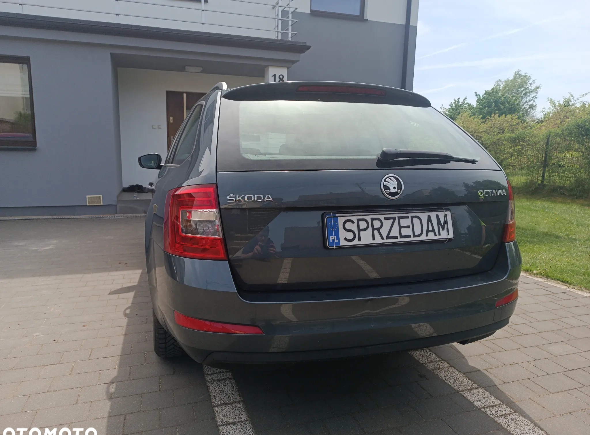 Skoda Octavia cena 33700 przebieg: 235000, rok produkcji 2015 z Starachowice małe 742